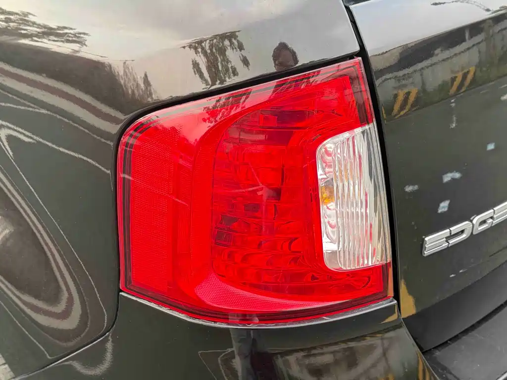 Ford Edge 2014 — фото 16