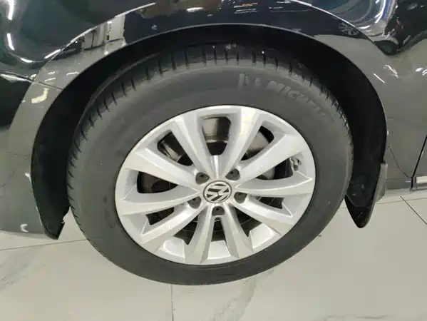 Volkswagen Magotan 2013