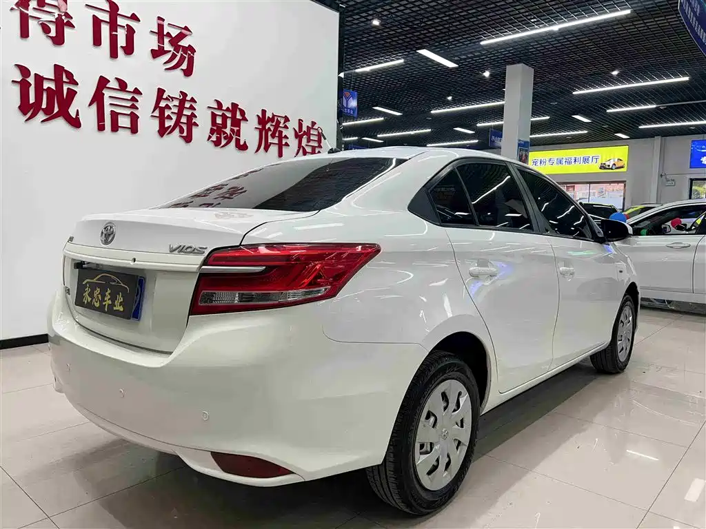 Toyota Vios 2017 — фото 9