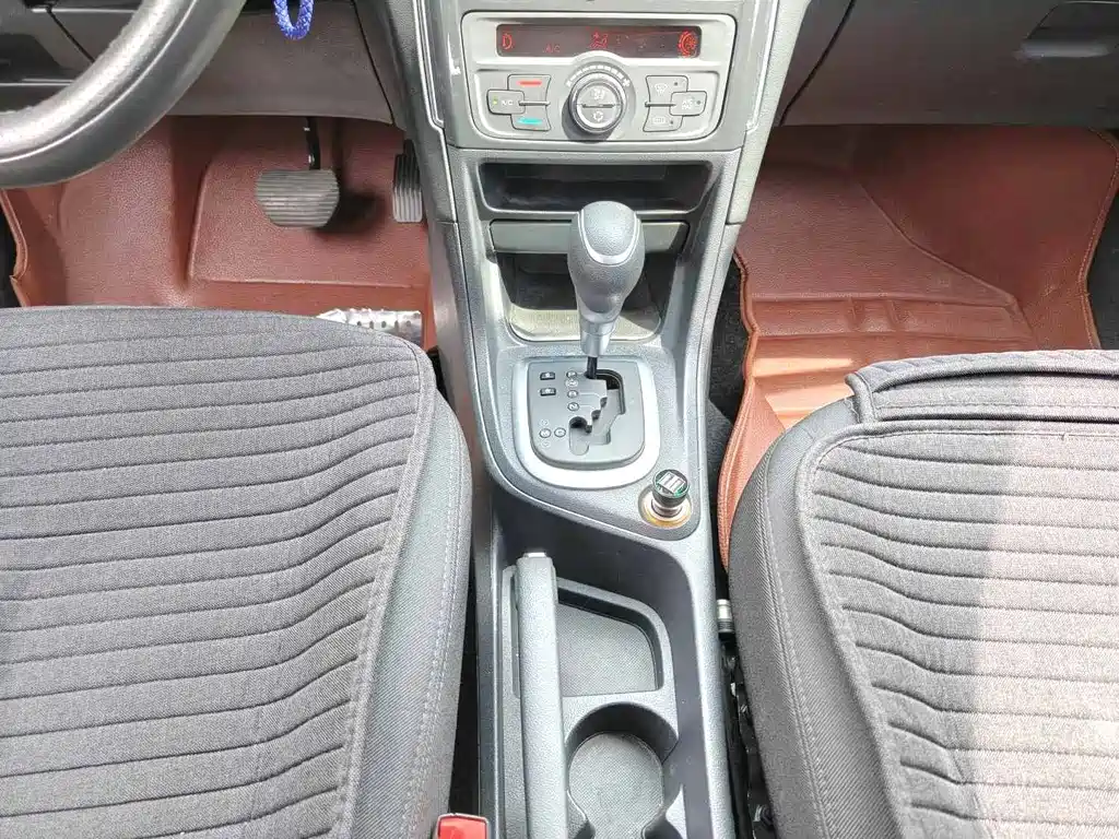 Peugeot 308 2016 — фото 14