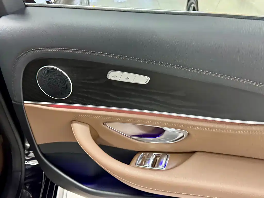 Mercedes-Benz E-Class 2023 — фото 25