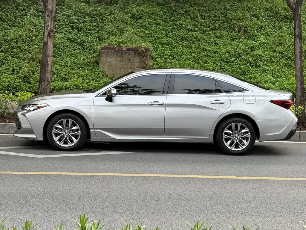 Toyota Avalon 2020 — фото 3