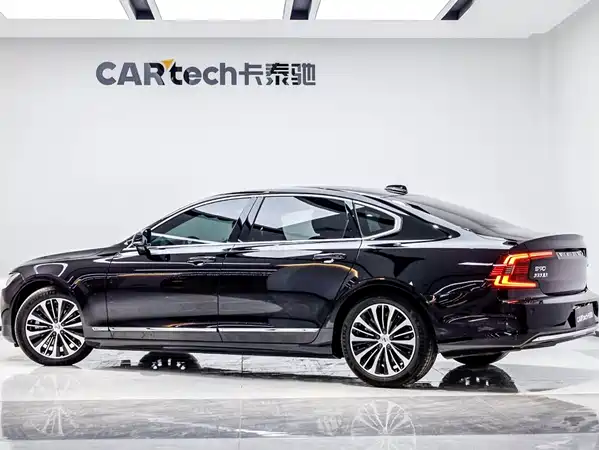 Volvo S90 2025