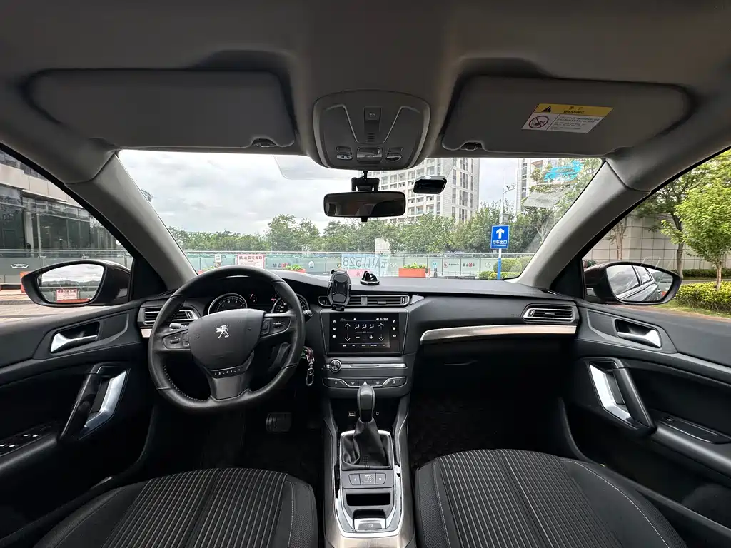 Peugeot 408 2018 — фото 11
