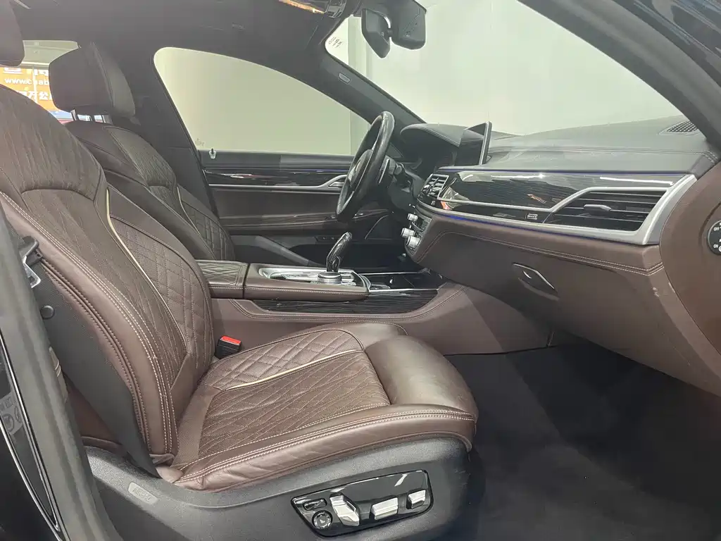 BMW 7 Series 2020 — фото 14