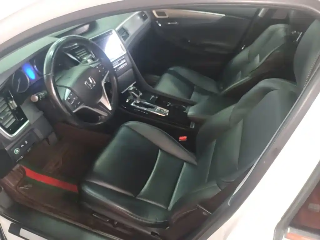 Honda Spirior 2015 — фото 15