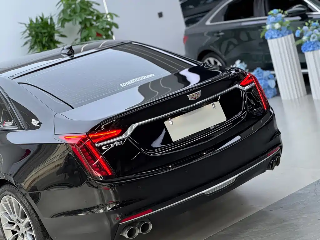 Cadillac CT6 2022 — фото 18