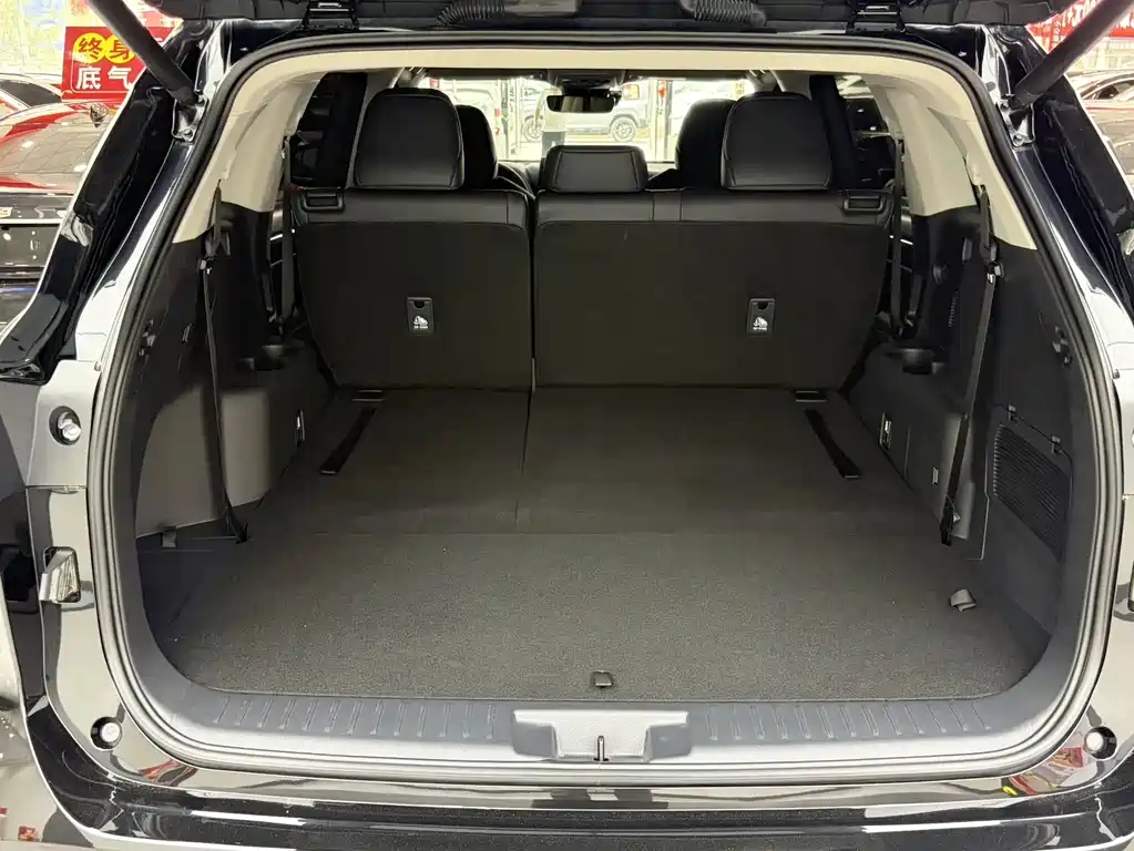 Toyota Highlander 2023 — фото 14