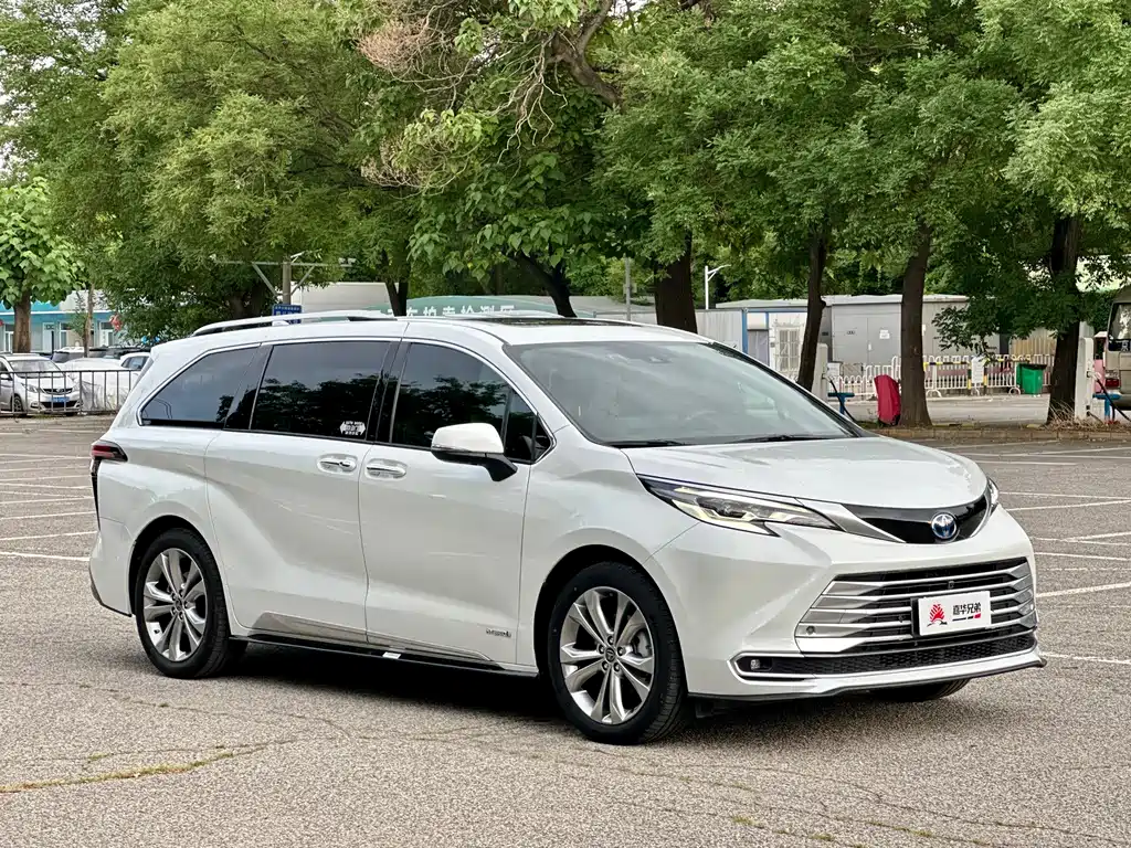 Toyota Sienna 2023