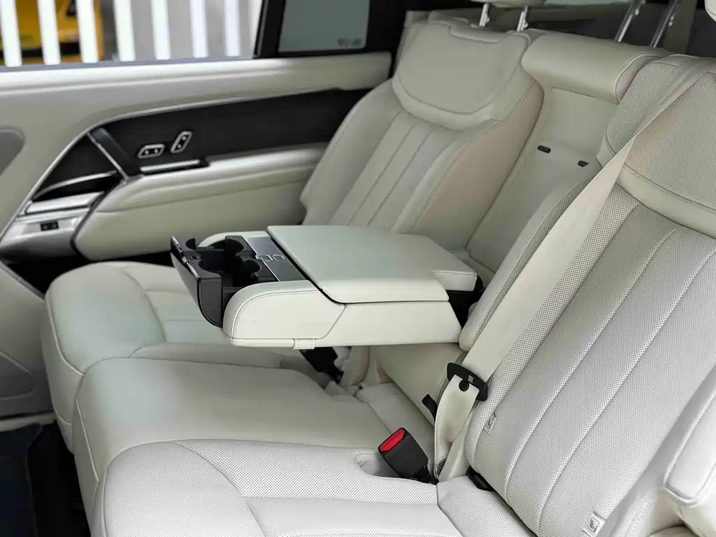 Land Rover Range Rover 2024 — фото 13