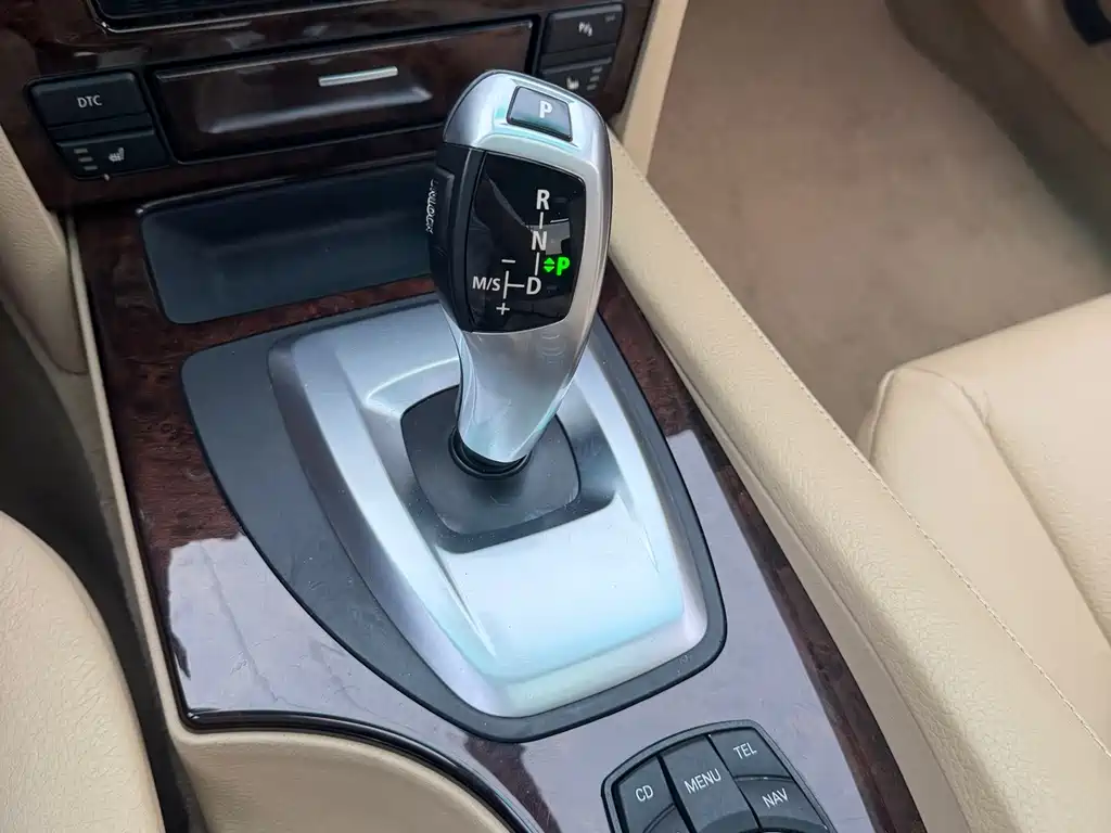 BMW 5 Series 2010 — фото 13