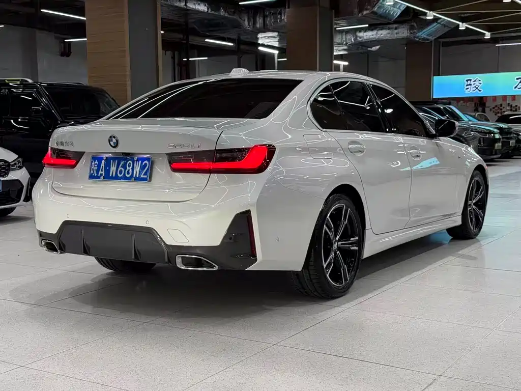 BMW 3 Series 2023 — фото 10