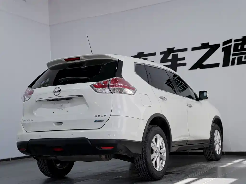 Nissan X-Trail 2015 — фото 18