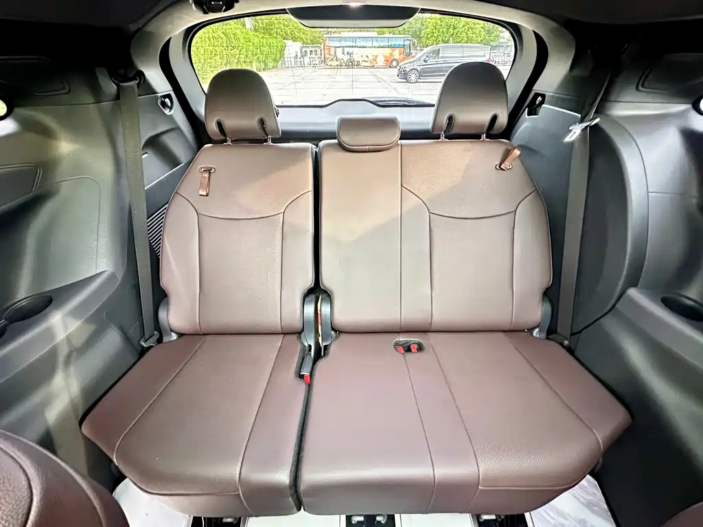 Toyota Sienna 2023 — фото 46