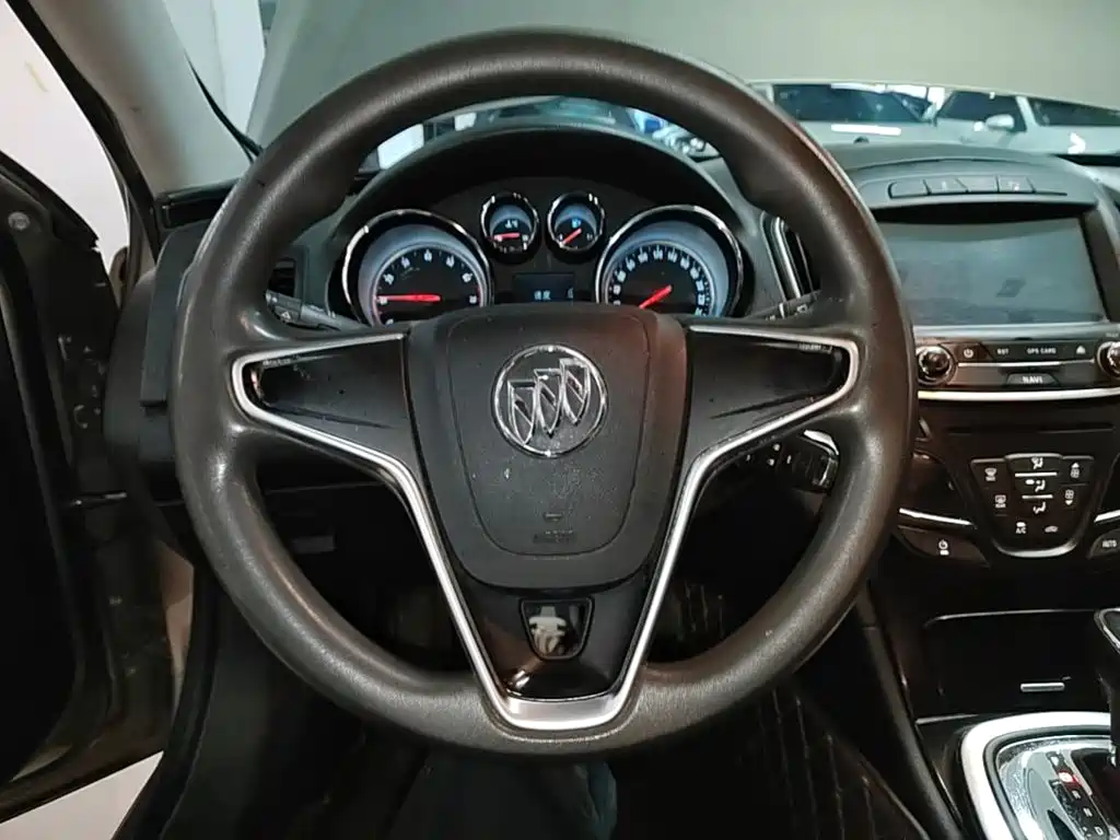 Buick Regal 2016 — фото 11