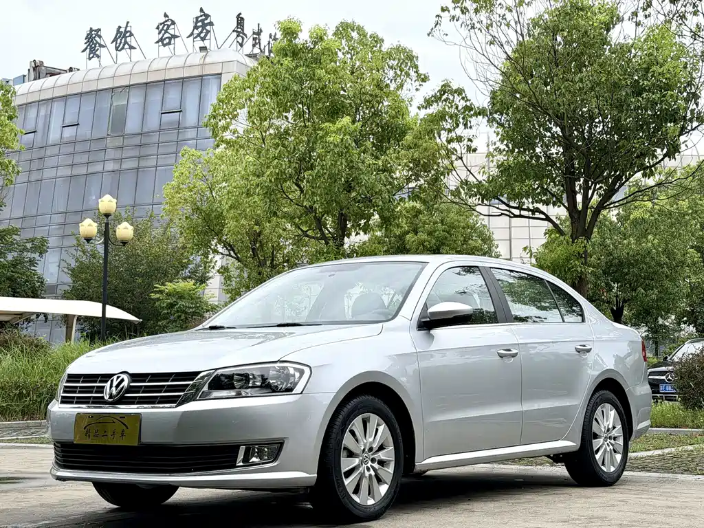 Volkswagen Lavida 2015 — фото 1