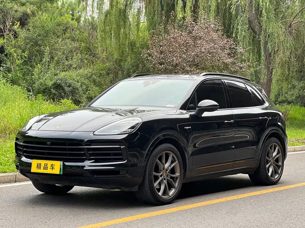 Porsche Cayenne Hybrid 2022
