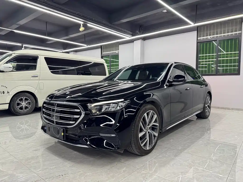 Mercedes-Benz E-Class 2024 — фото 1