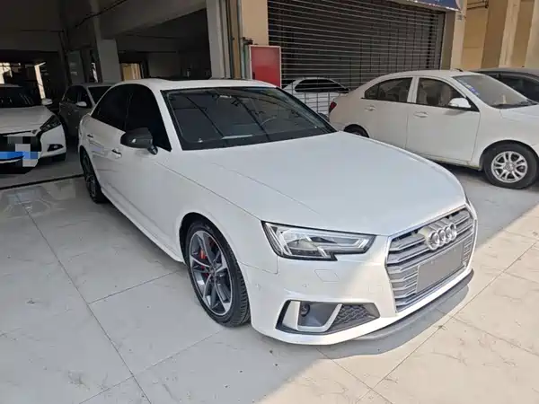 Audi A4L 2019