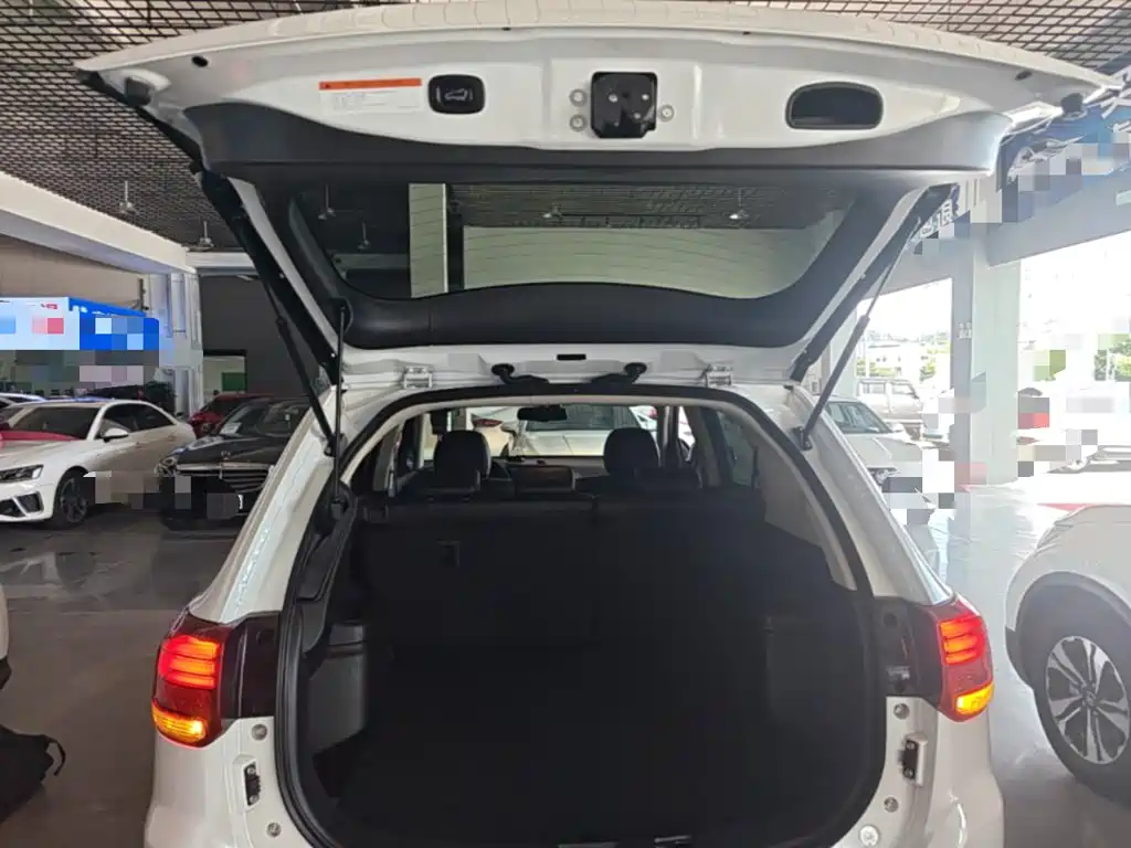 Mitsubishi Outlander 2017 — фото 19