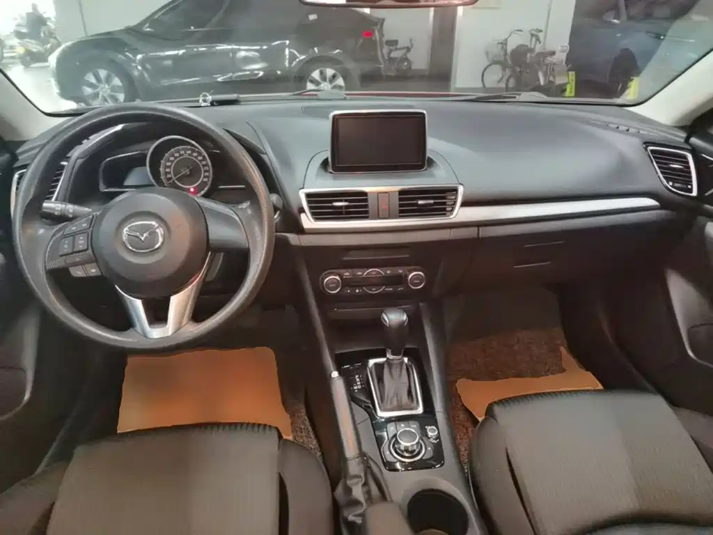 Mazda 3 Axela 2015 — фото 10