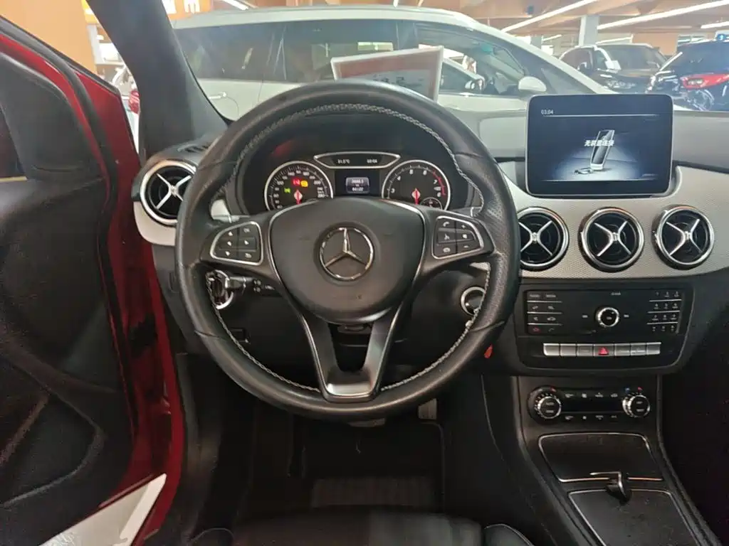 Mercedes-Benz B-Class 2018 — фото 11