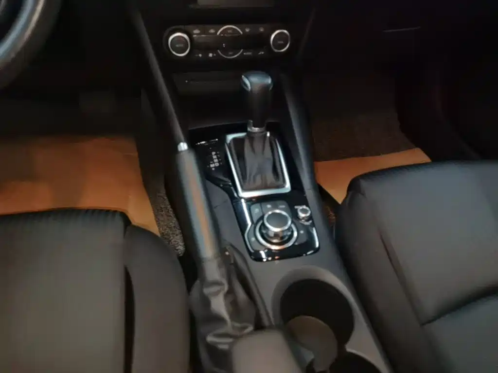 Mazda 3 Axela 2015 — фото 14