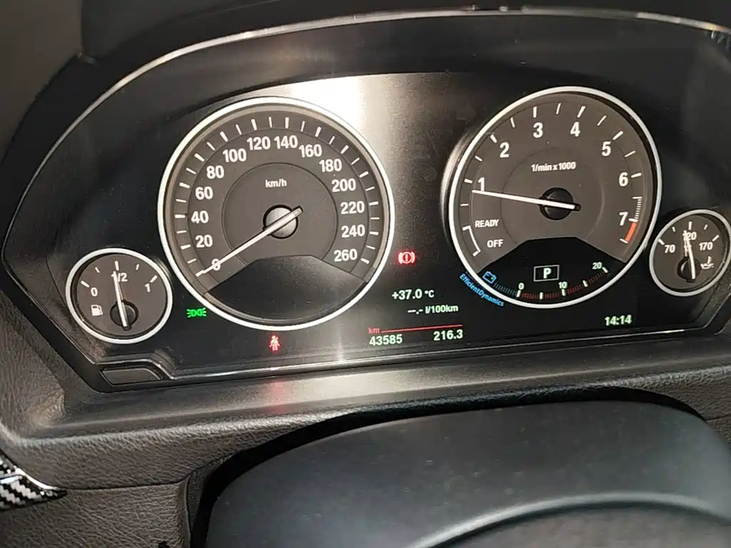 BMW 3 Series GT 2018 — фото 12
