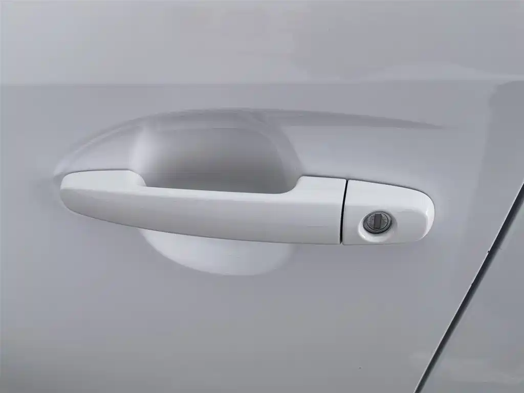 Toyota Yaris L 2015 — фото 18