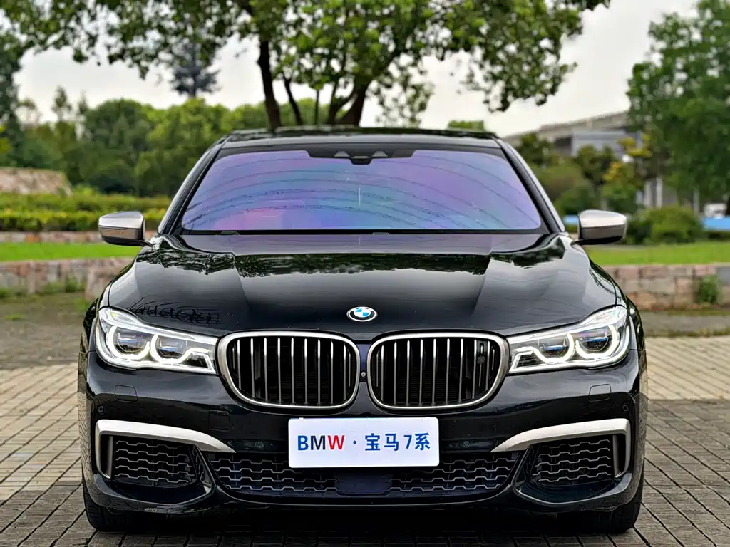 BMW 7 Series 2017 — фото 2