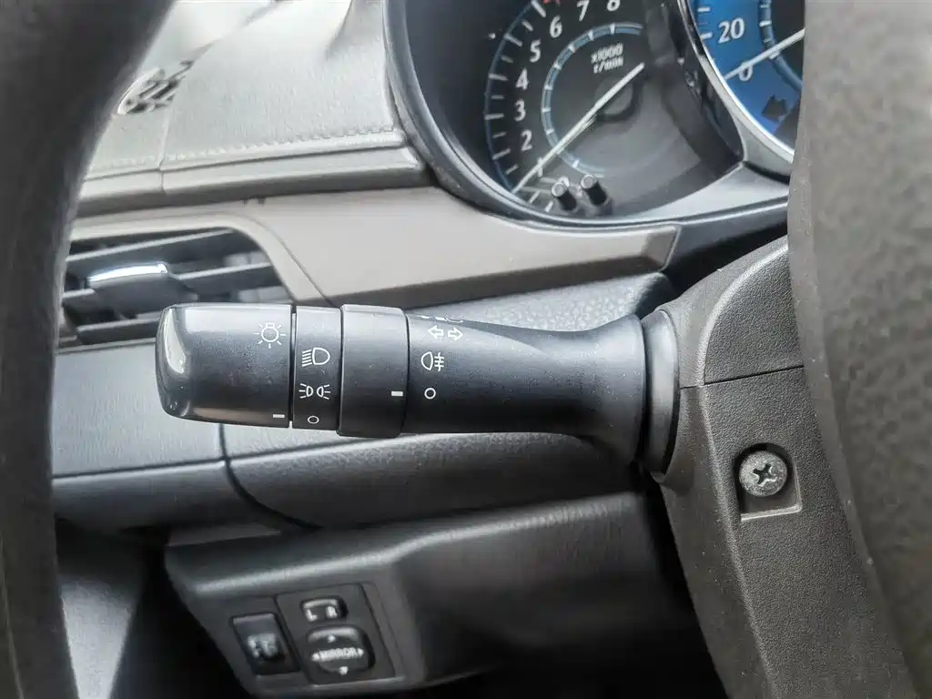 Toyota Yaris L 2015 — фото 21