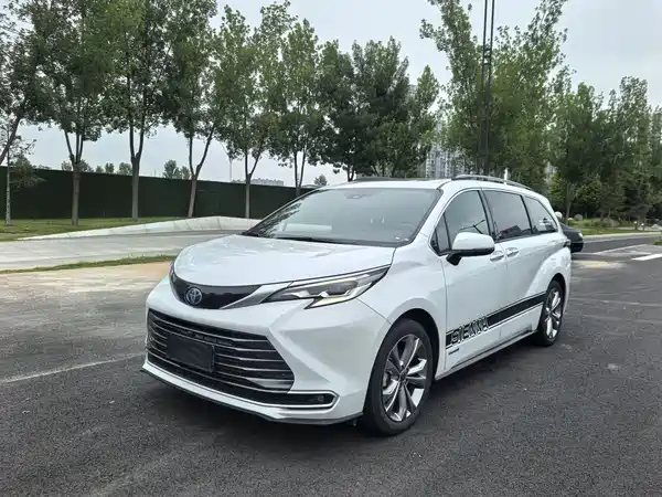 Toyota Sienna 2023