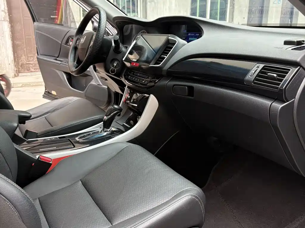 Honda Accord 2017 — фото 5