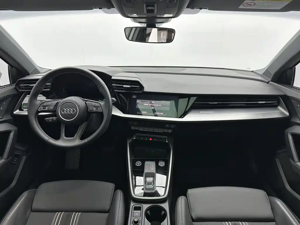 Audi A3 2023 — фото 7