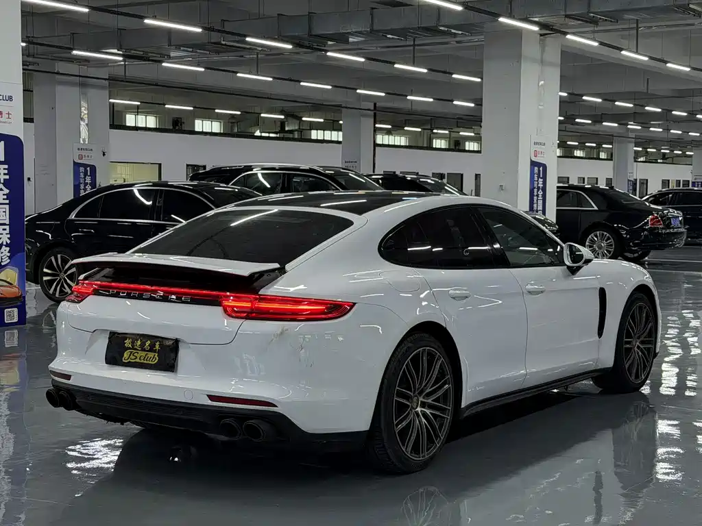 Porsche Panamera 2018 — фото 9