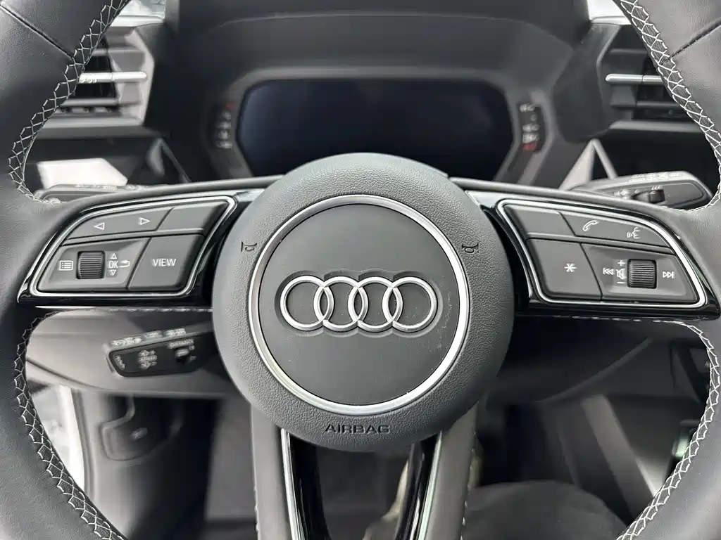 Audi A3 2023 — фото 13