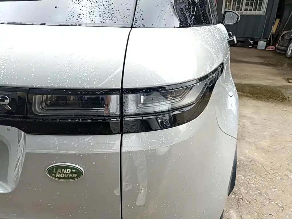 Land Rover Range Rover Evoque 2023 — фото 8