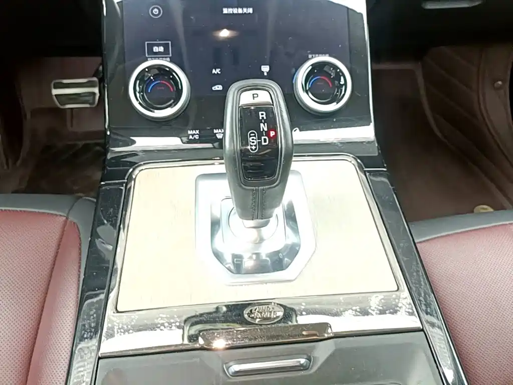 Land Rover Range Rover Evoque 2023 — фото 14