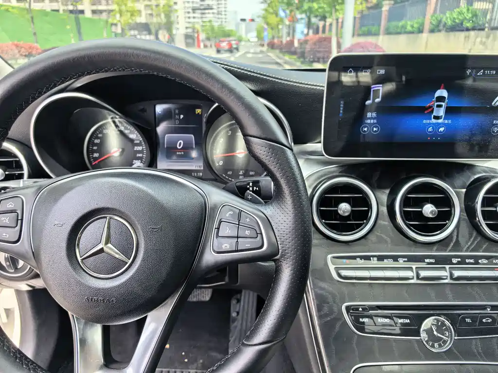 Mercedes-Benz C-Class 2017 — фото 10