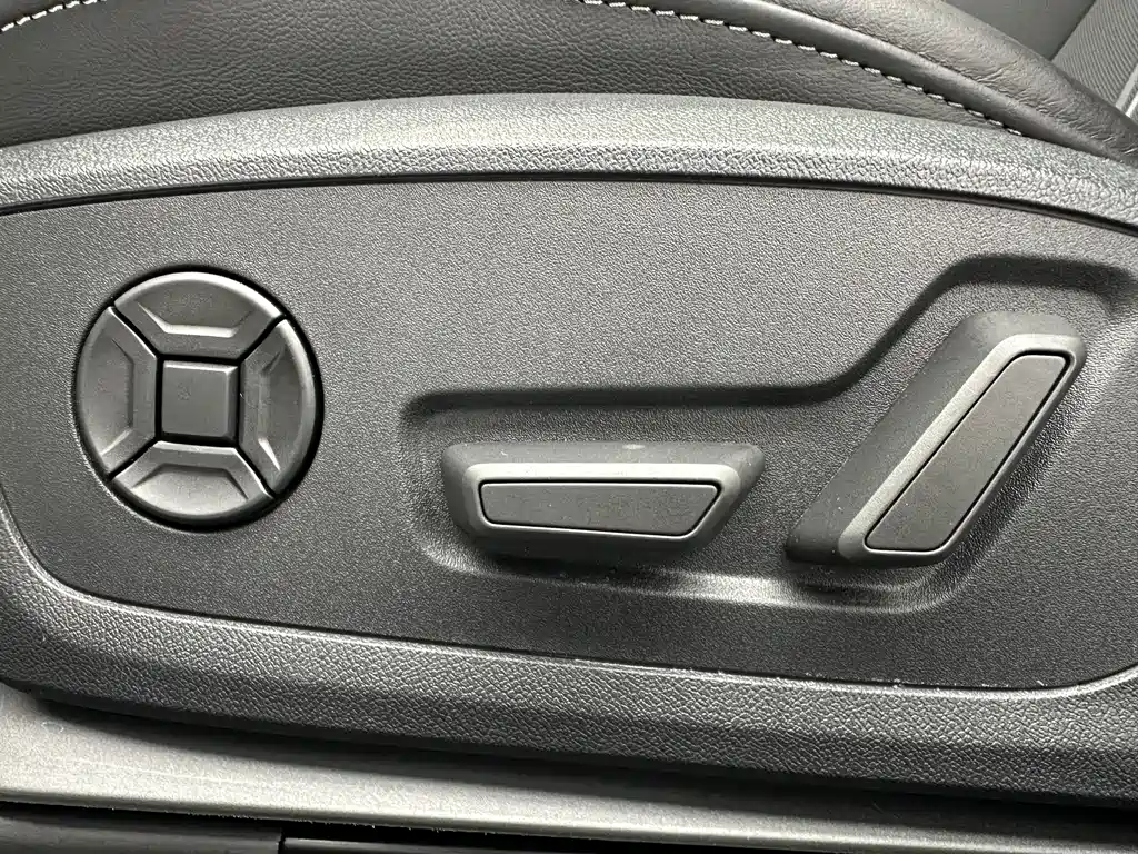 Audi A3 2023 — фото 12