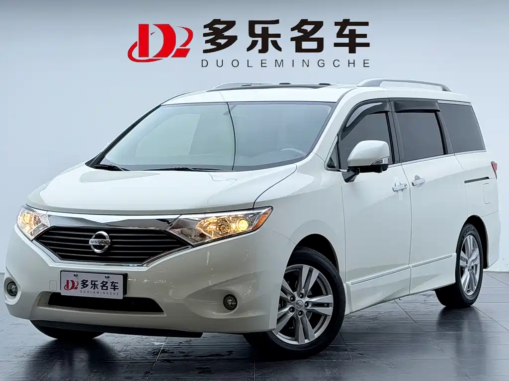 Nissan Quest 2017 — фото 1