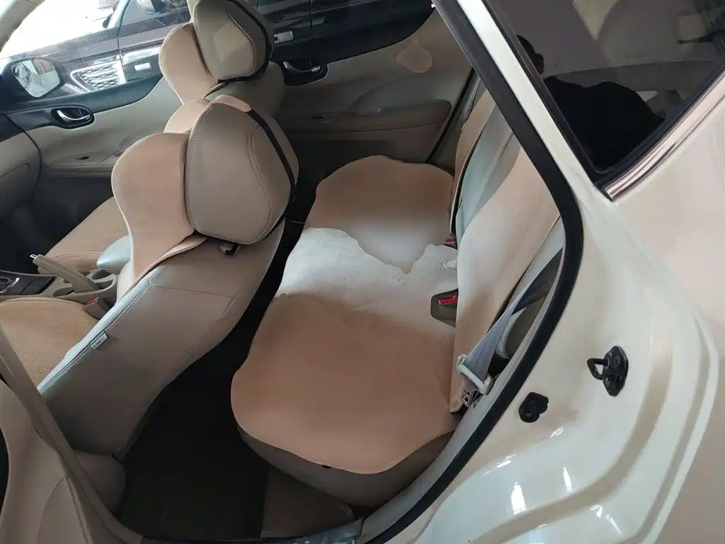 Nissan Tiida 2014 — фото 17