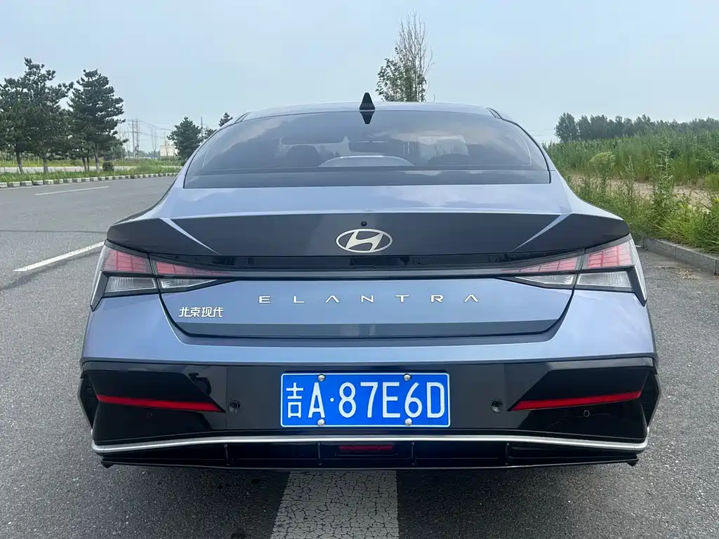 Hyundai Elantra 2024