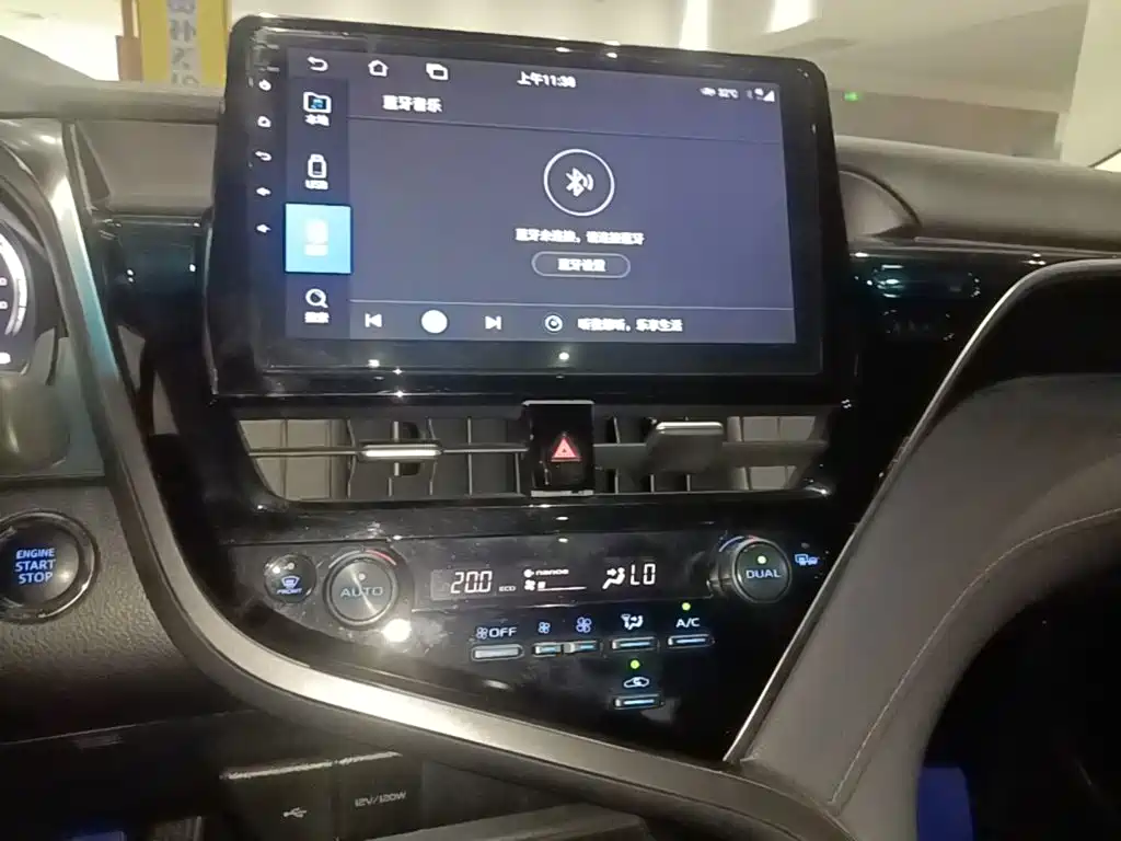 Toyota Camry 2023 — фото 13