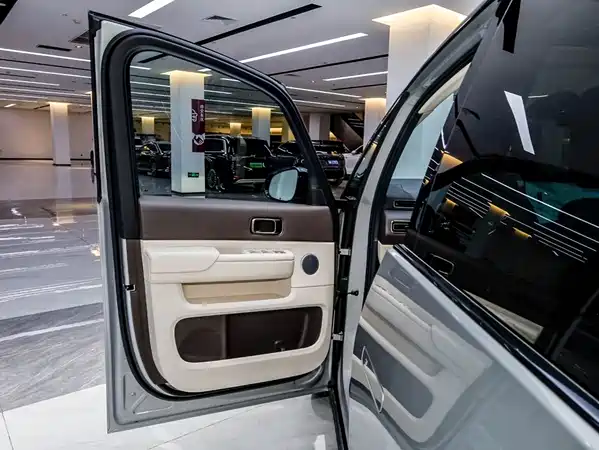 Li Auto MEGA 2024