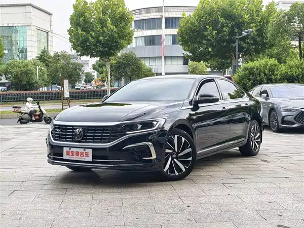 Volkswagen Passat 2023