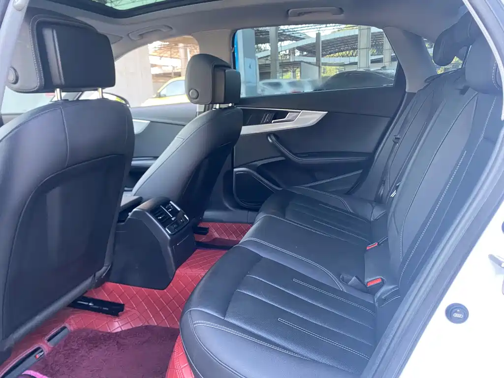 Audi A4L 2021