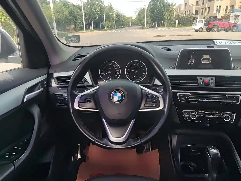 BMW X1 2017 — фото 18