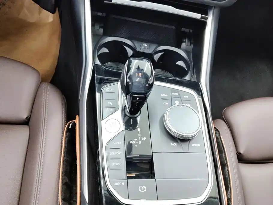 BMW 3 Series 2021 — фото 16