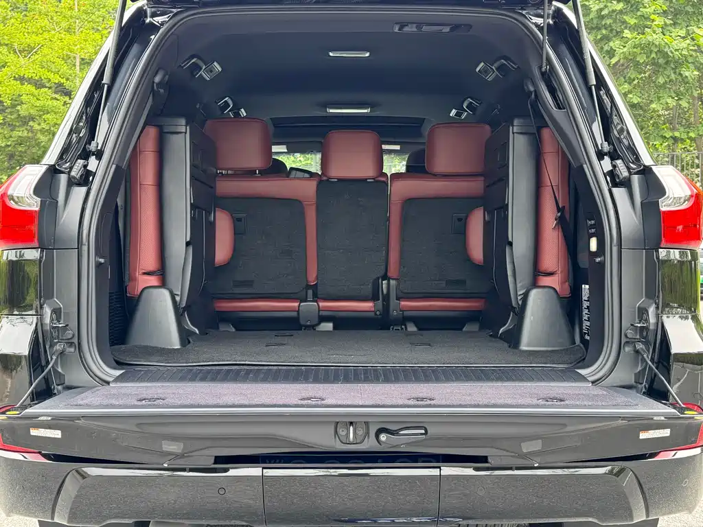 Lexus LX 2018 — фото 17